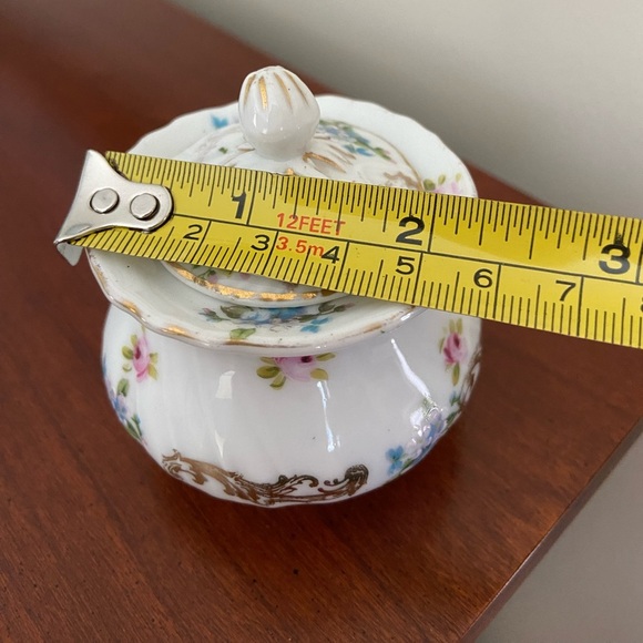 Carlsbad Austria Vintage Porcelain Jar w/Matching Lid Beautiful Floral Sprays - Picture 10 of 10